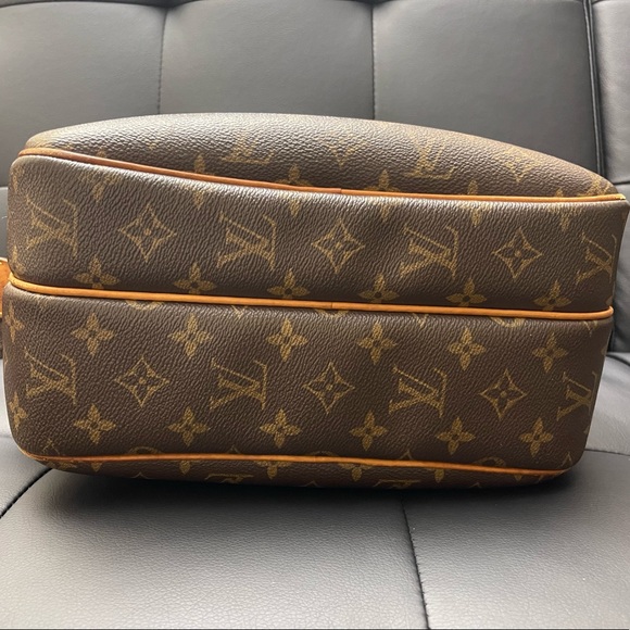 Louis Vuitton Reporter Monogram PM Canvas Crossbody Bag - Picture 3 of 16